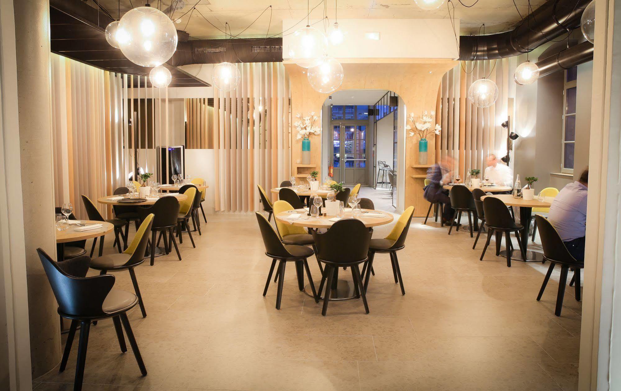 Hotel Novotel Brieuc Centre, Design 4*